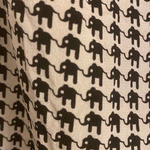 🎶💖BANANA REPUBLIC SILKY FLOWY ELEPHANT TANK